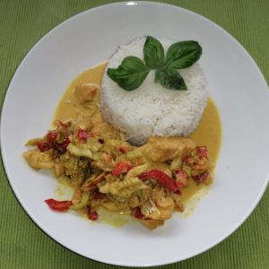 Fisch in Curry mit Basmatireis